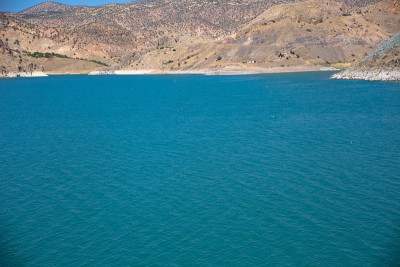 以拉齐格的哈扎尔湖(Elazığ)是该地区最重要的自然资产之一。