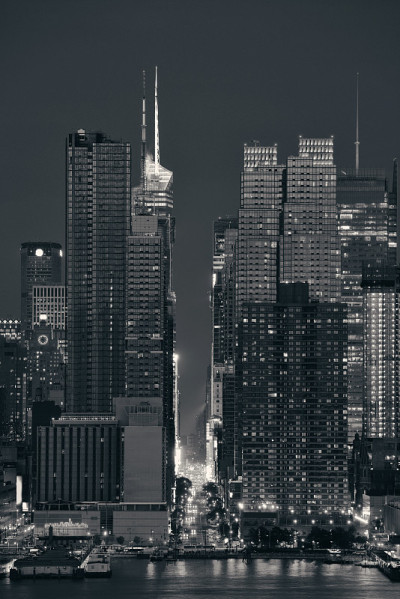 曼哈顿市中心夜晚的天际线