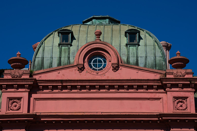 粉红色的房子(Casa Rosada)也被称为政府大楼(Casa de Gobierno)