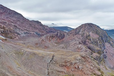 卡扬贝火山荒凉的景观