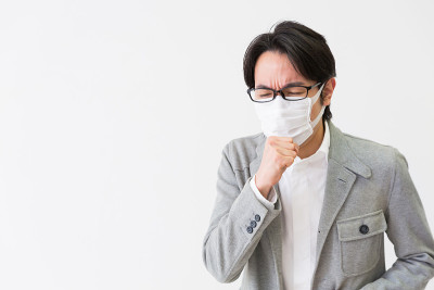 亚洲中年男子