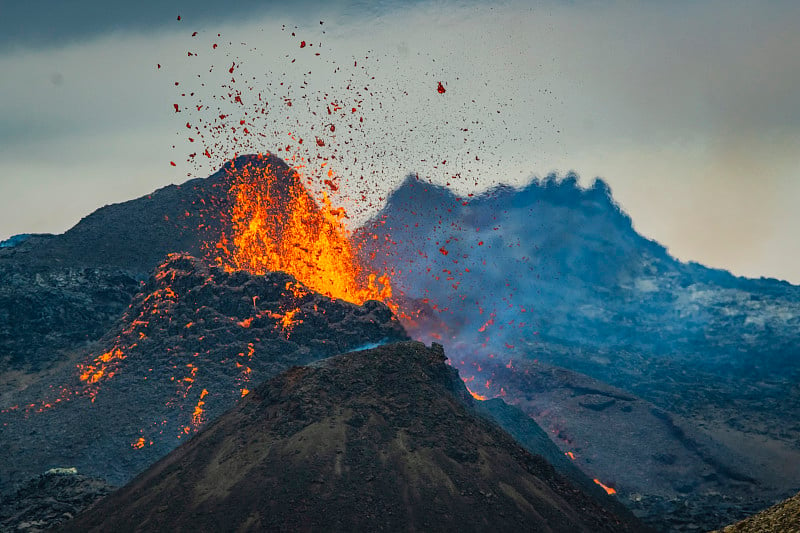 冰岛火山喷发