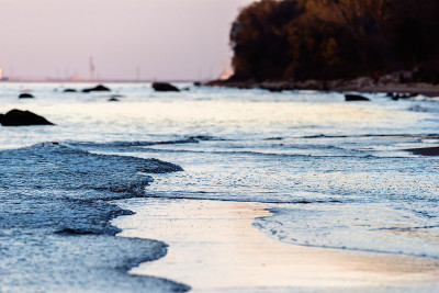 海岸上的波浪