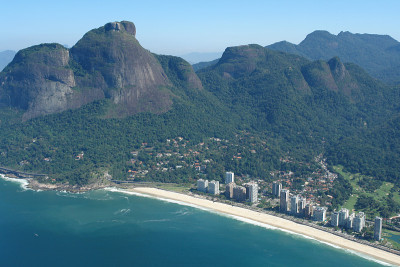 里约热内卢的Pedra da gavea和sao Conrado海滩