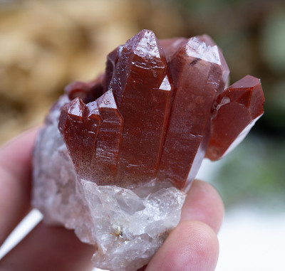 红色石英矿物样品岩岩石地质宝石晶体
