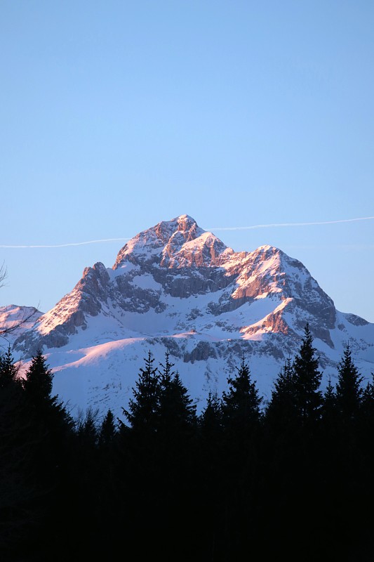 特里格拉夫山