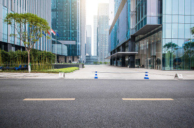 金融中心在路边