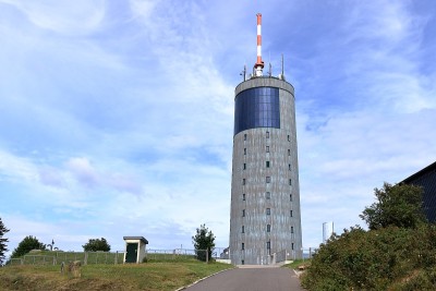 德国Rennsteig徒步旅行路线上的大Inselsberg塔