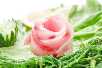 生鱼片，蔬菜，沙拉，黄瓜