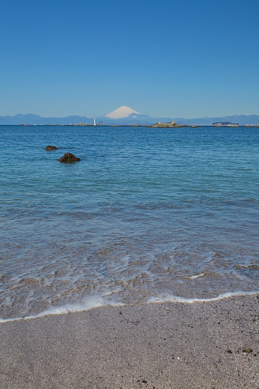 日本横须贺的富士山和相模湾的海洋