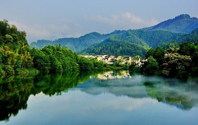青山绿水，中国建筑