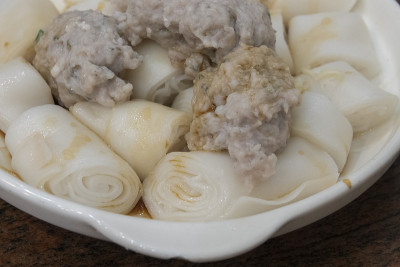 鱼丸蒸饭团