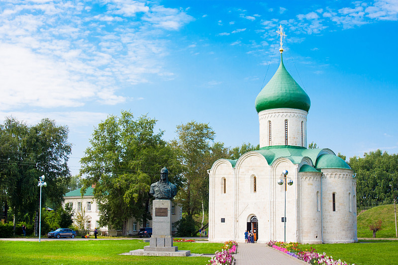 变形大教堂和亚历山大涅夫斯基纪念碑克里姆林宫，Pereslavl-Zalessky，俄罗斯的金戒指