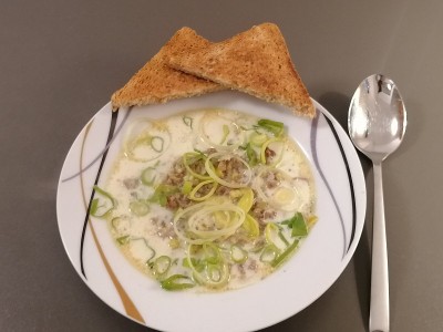 芝士韭菜汤配肉末