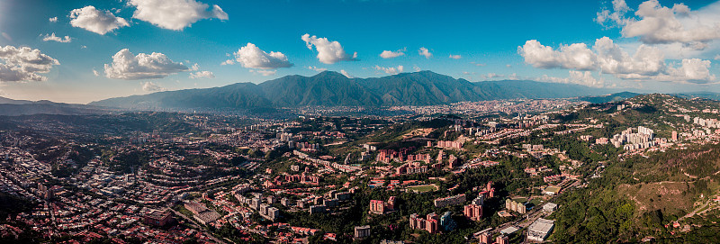 阳光明媚的加拉加斯全景