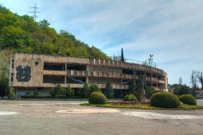废弃购物中心“Zhoekvara”，HDR