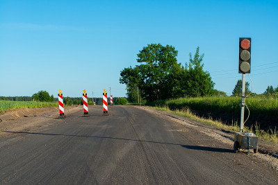 红绿灯用于道路维修。
