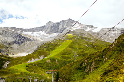 泰洛的山脉和冰川景观。奥地利内陆地区。