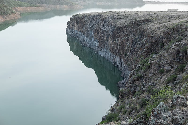 山间小湖