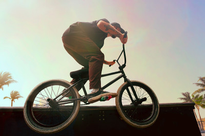 BMX骑手。
