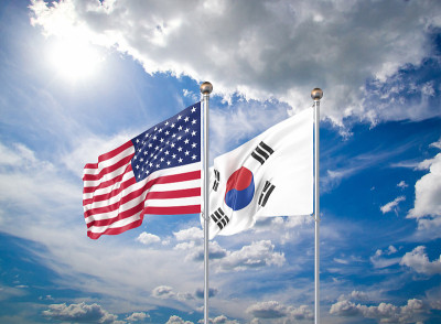 现实的3 d演示。美国和韩国。挥舞着美国和韩国的旗帜。