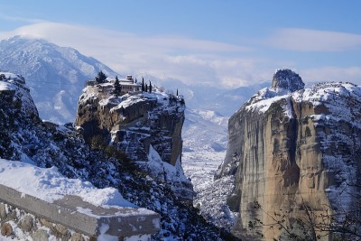 希腊卡拉姆巴卡的圣三位一体修道院(Meteora)