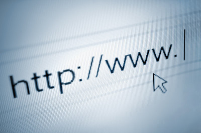 光标指向http www文本，web浏览器浏览地址栏，箭头指针，宏web url链接页面特写，蓝色显