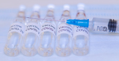 冠状病毒疫苗。sars-cov-2 COVID-19。部分新型冠状病毒疫苗安瓿