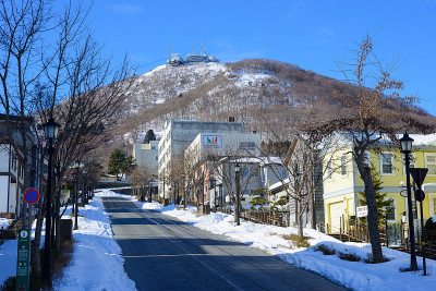 北海道函馆市的八幡坂和函馆山