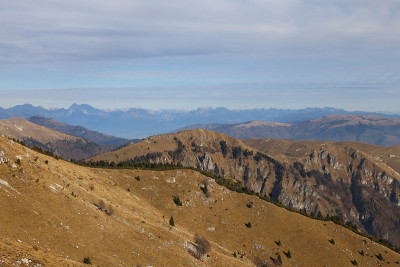 从伊塔的格拉帕山山顶拍摄的全景