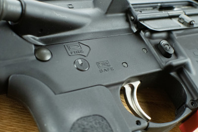 AR-15步枪上的安全选择器