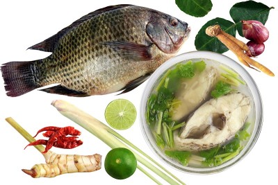 罗非鱼清汤、配料咖喱白底(汤yampla泰语)、片片鱼汤辣杯、泰式食物罗非鱼清汤酸辣汤