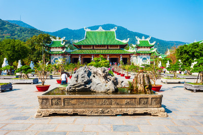 岘港灵翁宝塔