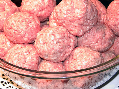 食物:生牛肉肉丸