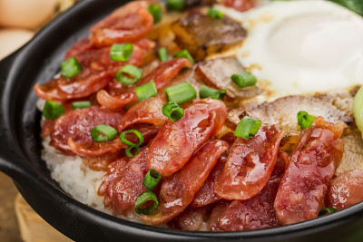 广东风味的糯米米饭和上蜡肉