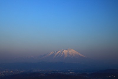 岩手山早晨燃烧岩手山