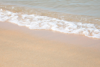 波浪海和水海洋蓝色神奇的岛屿在世界上的世界
