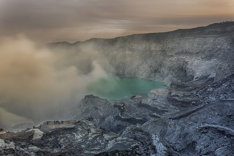 伊真火山火山口。Java。印度尼西亚。