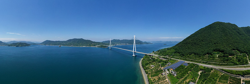 日本濑户内海的多塔拉桥