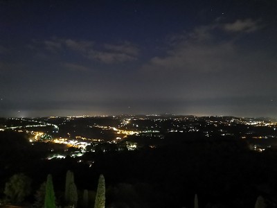 夜城在山景