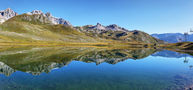 夏敦内特湖附近的Tignes滑雪胜地，法国