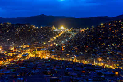 Larung gar(佛教学院)在中国四川