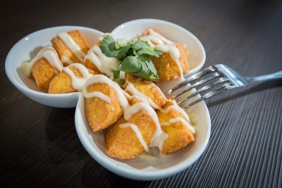 美味的米饭、面条和饮料