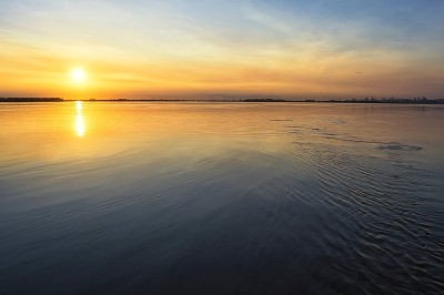 阿穆尔河上的浪漫夜晚。