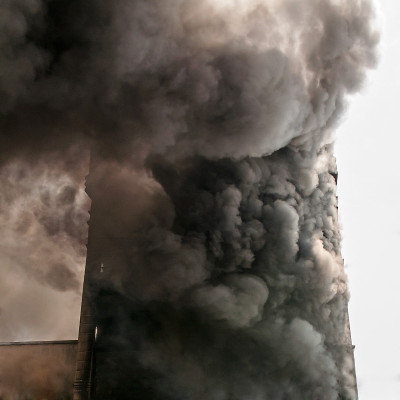 大楼着火了