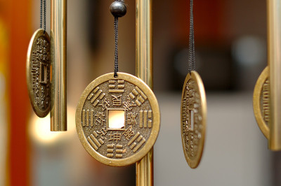 有象形文字的中国古代青铜钟。