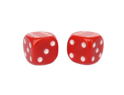 孤立在白棋上的两个红色骰子