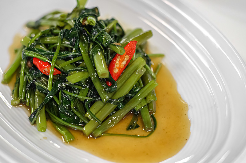 泰式菜，炒水菠菜(泡芙邦辉丹)。