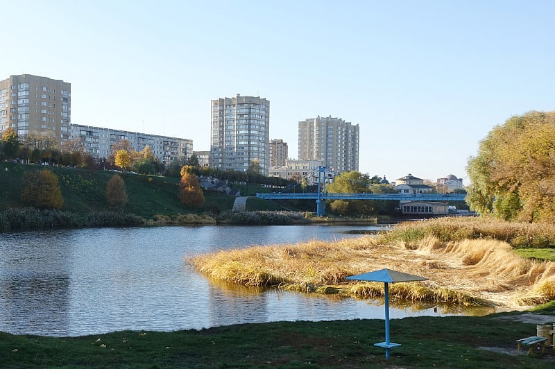 茨纳河，坦波夫市，公园和河堤