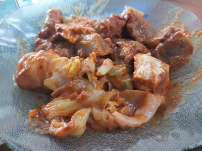 siomay。印尼传统的花生酱食品。饺子